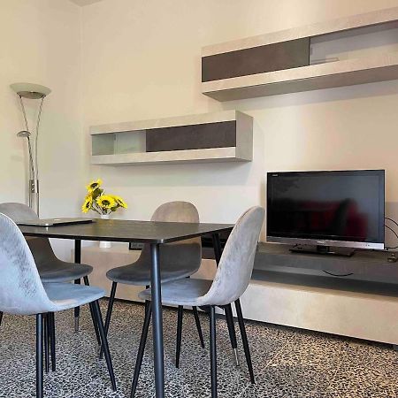 Lotus Home Eleganza E Accoglienza A Mantova Bagian luar foto