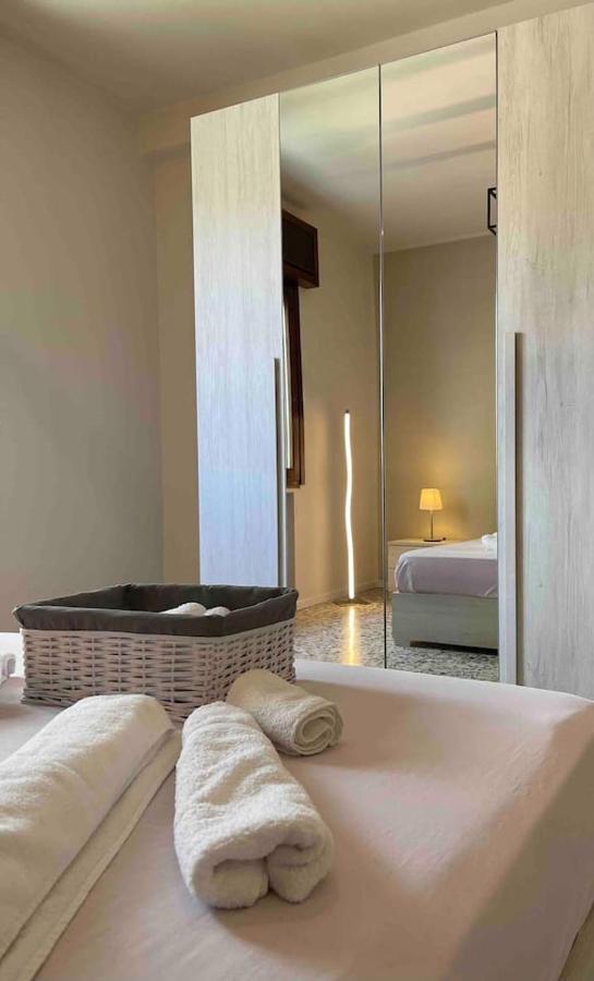 Lotus Home Eleganza E Accoglienza A Mantova Bagian luar foto