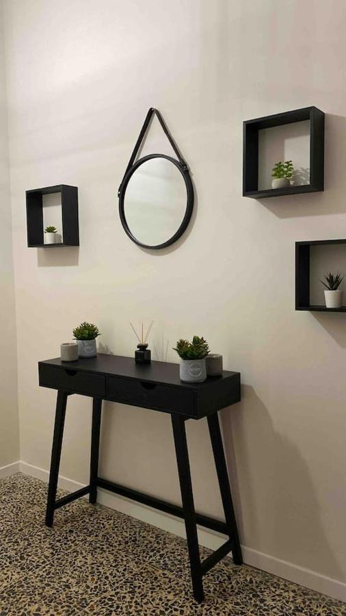 Lotus Home Eleganza E Accoglienza A Mantova Bagian luar foto